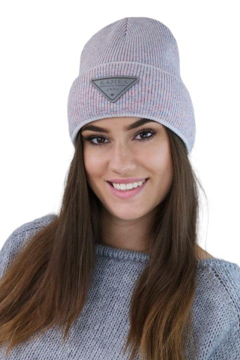 NAOMI beanie czapka zimowa z aplikacją kolor ekru - Kamea